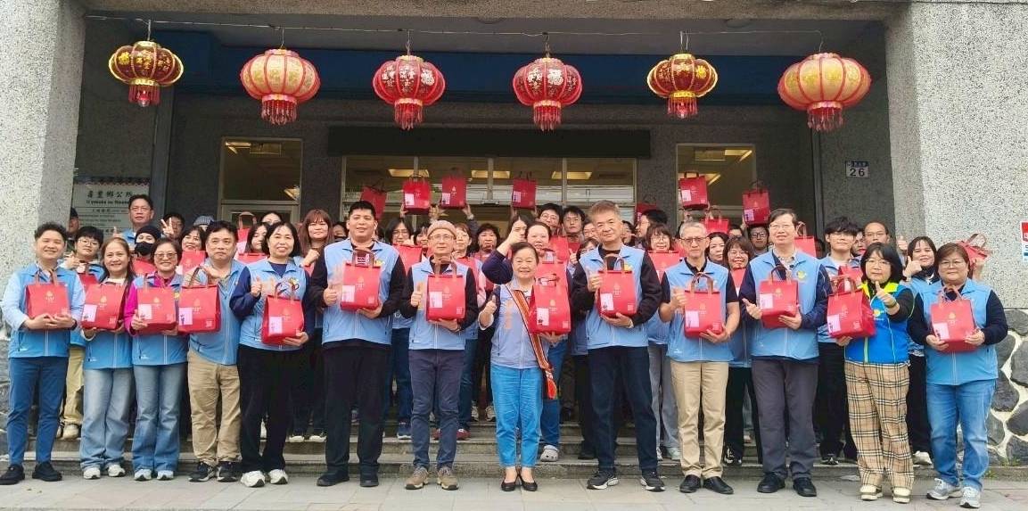 壽豐鄉長曾淑懿發福袋辭歲！宣布多項社福建設接續啟動